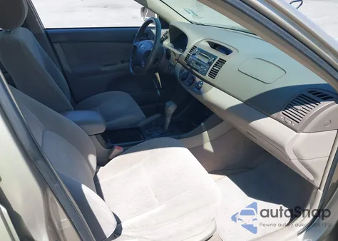 2002 Toyota Camry Le из США, поврежденный, VIN JTDBE30K520119789